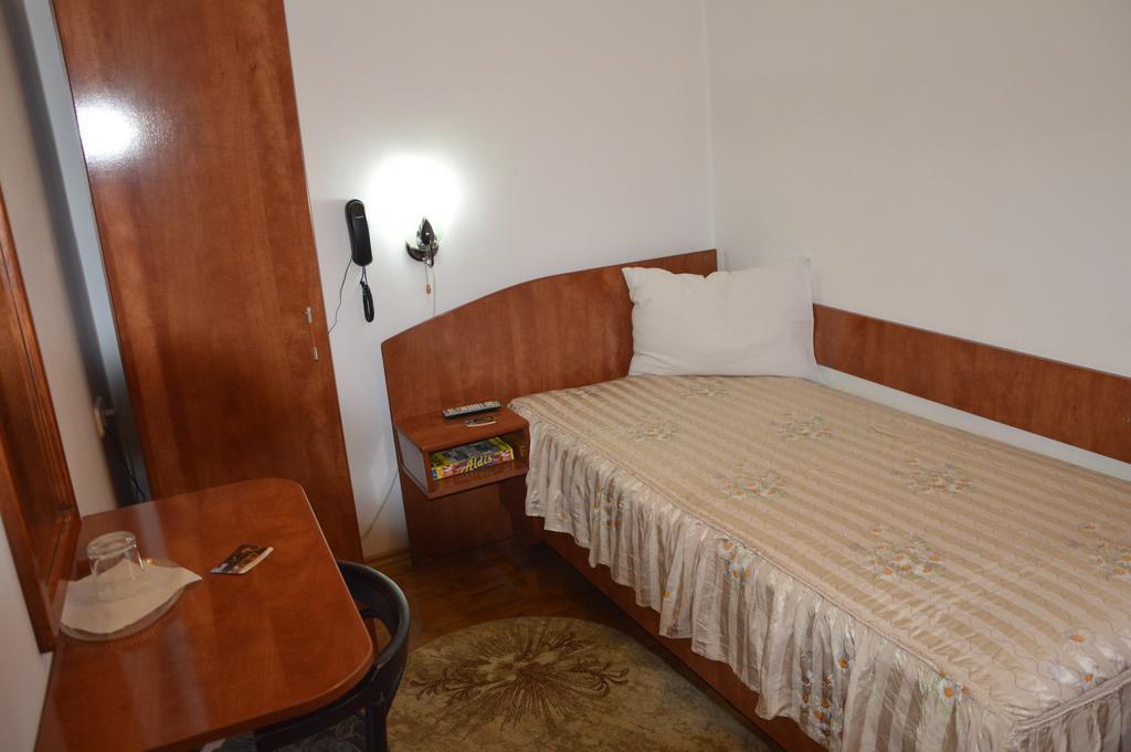 Motel Buti Sighetu Marmatiei Phòng bức ảnh