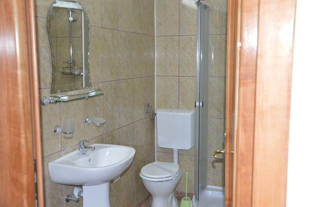 Motel Buti Sighetu Marmatiei Phòng bức ảnh