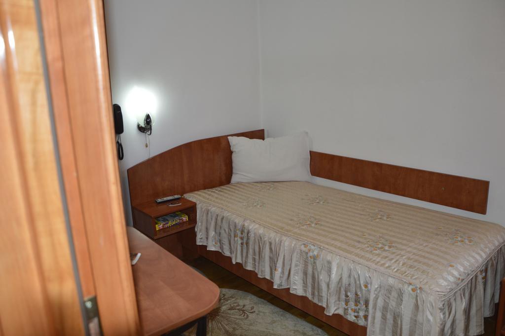Motel Buti Sighetu Marmatiei Phòng bức ảnh